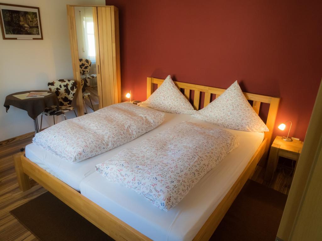 Gasthof Zum Goldenen Kreuz Wilhelmsdorf  Chambre photo