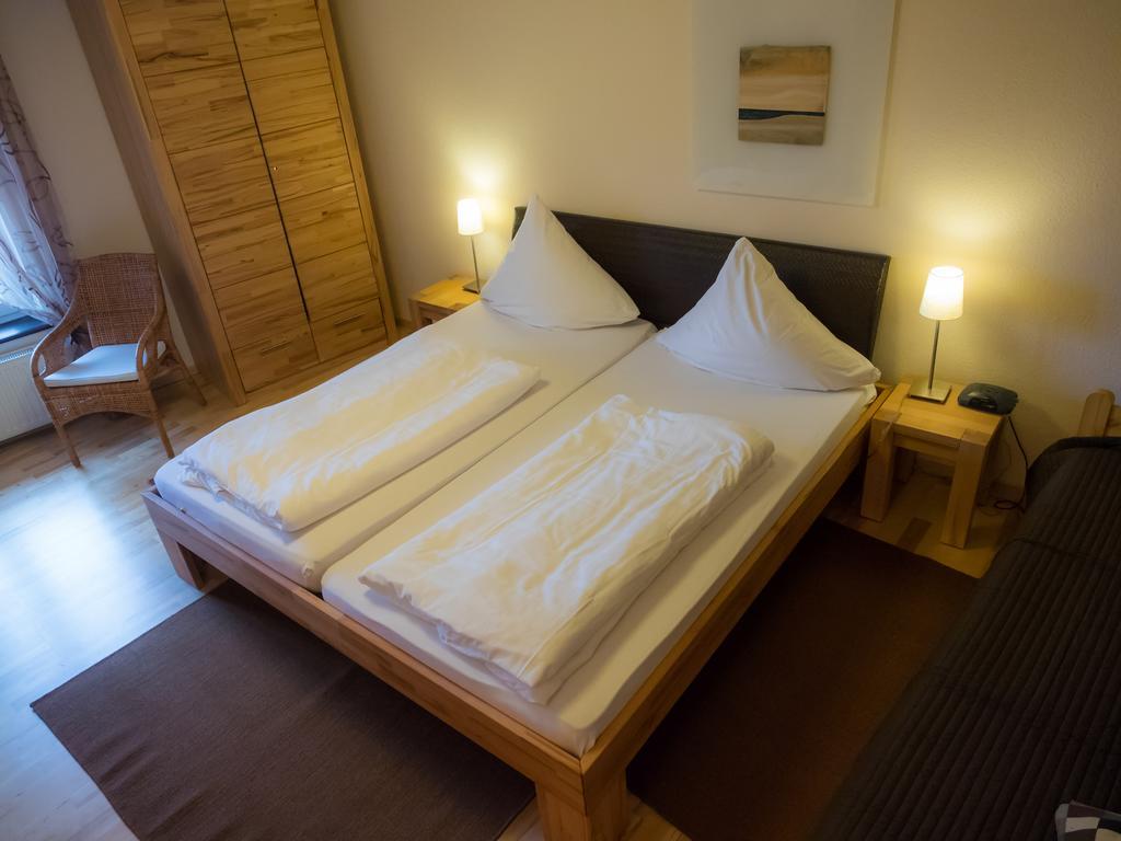 Gasthof Zum Goldenen Kreuz Wilhelmsdorf  Chambre photo